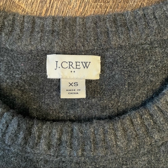 Gray J. Crew sweater size XS - Picture 3 of 3